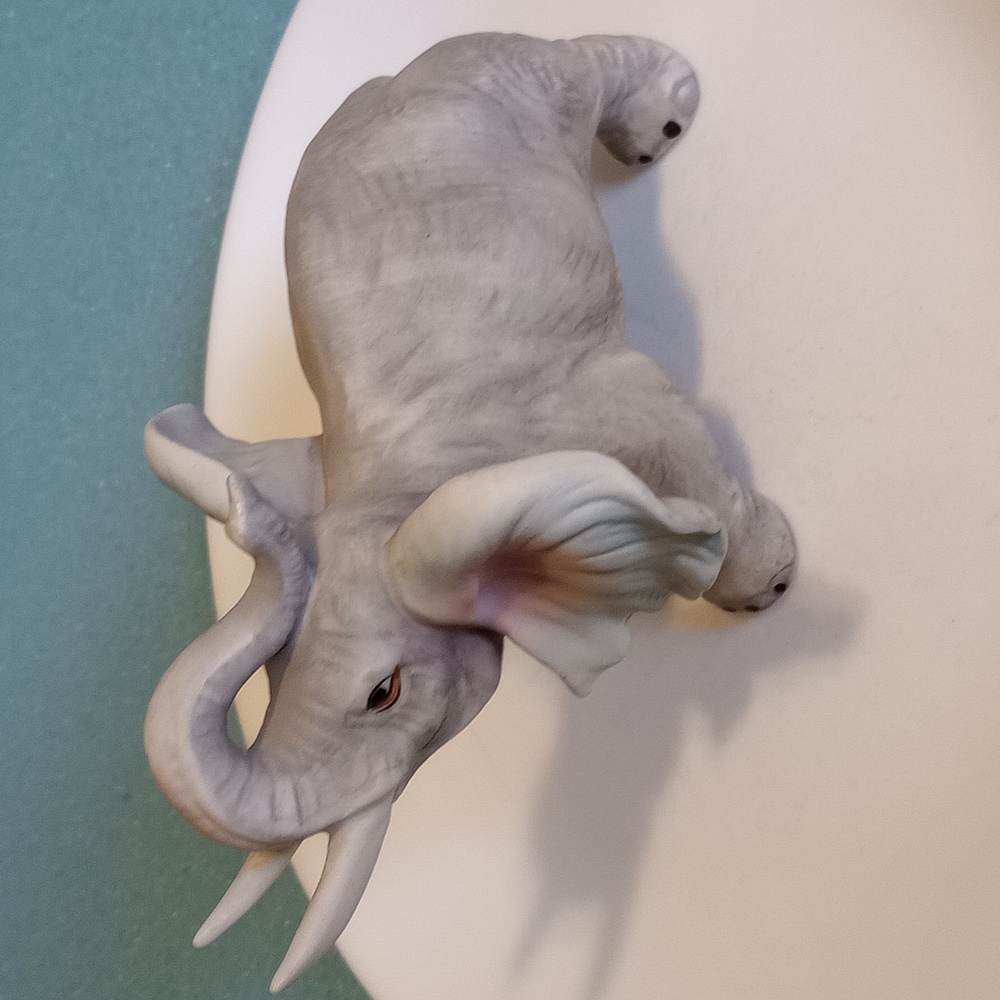 Ceramic Elephant - Picture 2 of 4